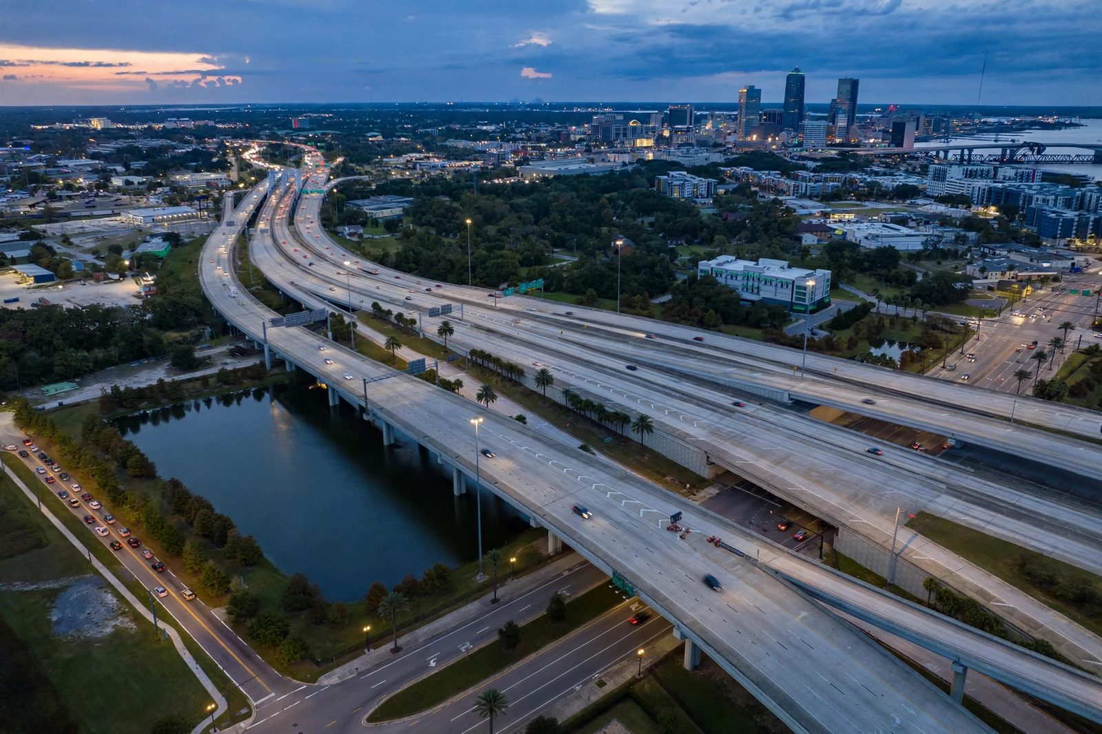 Aerial view of a Jacksonville highway interchange